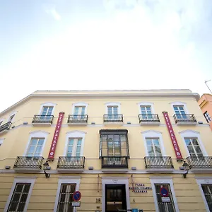 Petit Palace Santa Cruz Otel